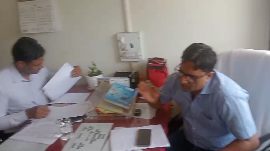 CM Flying raids in Haryana Agriculture Department offices, causing panic among officers and employees
