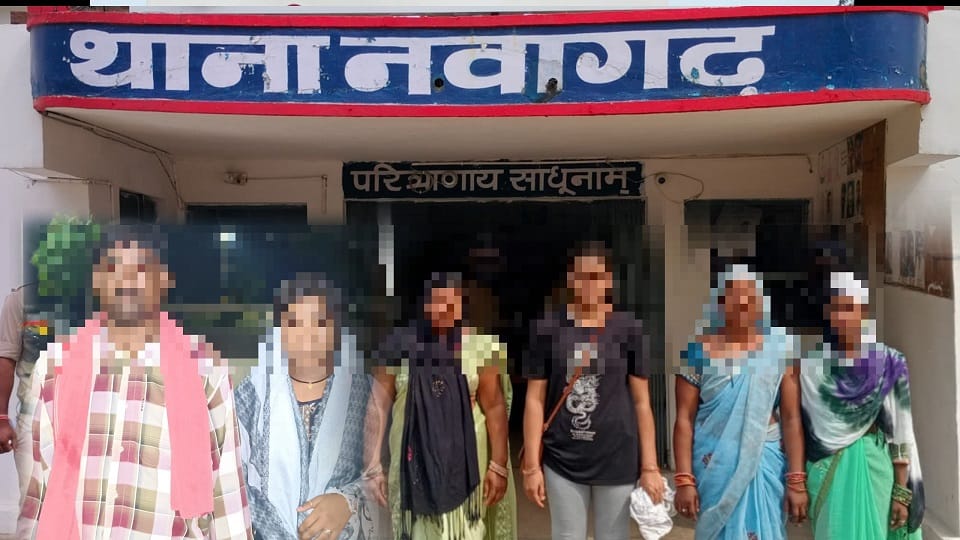 Police recovered three missing minor girls and handed them over to their families in Janjgir Champa