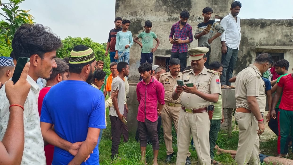 two teenagers died due to electric wire fell into a tubewell tank water in Bareilly