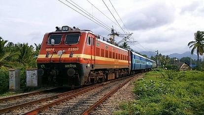 RAIL NWSE: रीवा के गोविंदगढ़ तक अगले माह से चलेगी ट्रेन, खिरकिया स्टेशन पर गाड़ियों का होगा प्रायोगिक ठहराव Trains will run till Govindgarh of Rewa from next month, trains will have experimental halt at Khirkiya statio