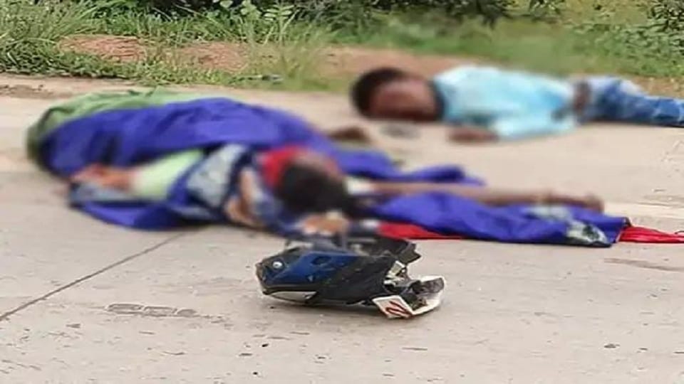 Three people died in a road accident mini truck and bike collided violently in Ambikapur