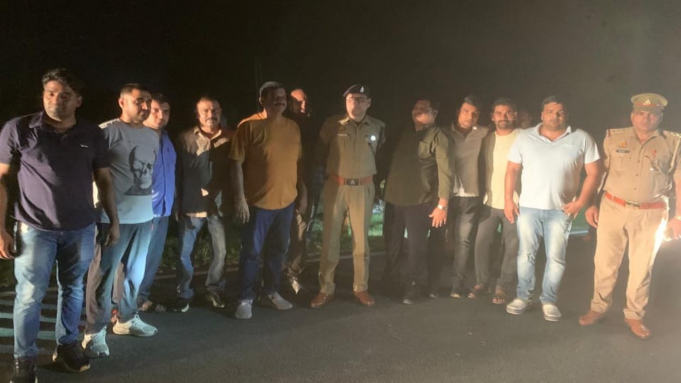 Encounter between police and miscreants in Shamli