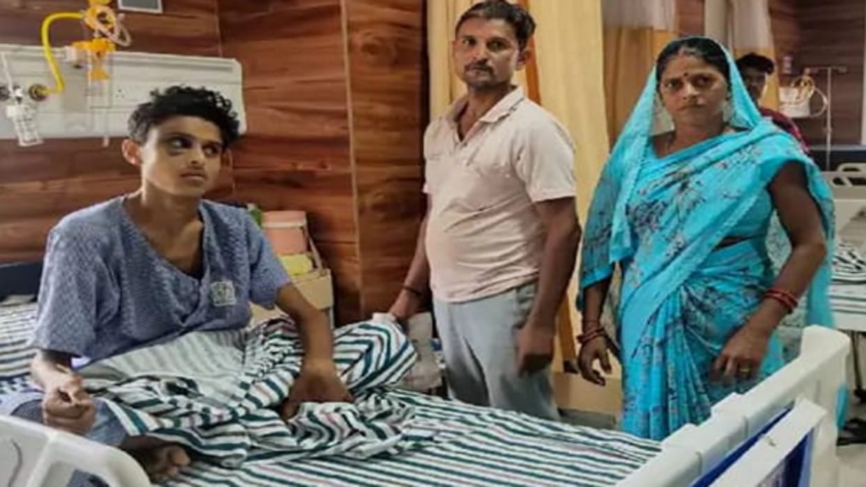 Potato stuck in throat for 72 hours: Young man lost his voice, doctors operated and saved his life