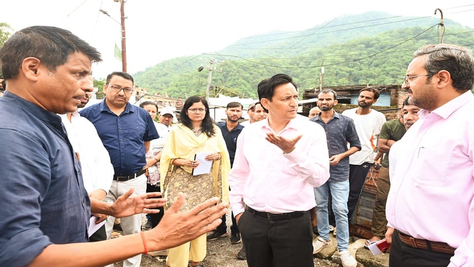 Commissioner deepak Rawat inspected the drains in haldwani