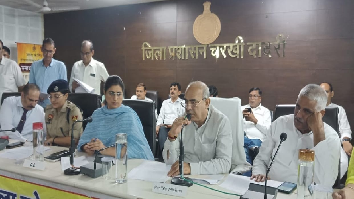 Industry Minister Moolchand Sharma's action in Dadri, Motor Vehicle Officer suspended