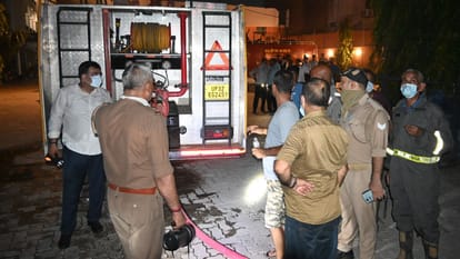 husband and wife fight wife informed about the riot investigation started on booking of fake puja