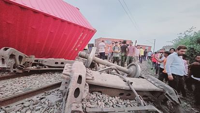 Amroha Rail Accident: Goods train overturned Amroha with blast, people nearby started screaming, see pictures