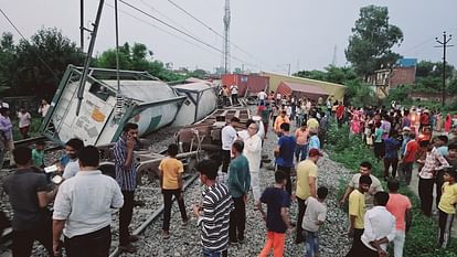 Amroha Rail Accident: Goods train overturned Amroha with blast, people nearby started screaming, see pictures