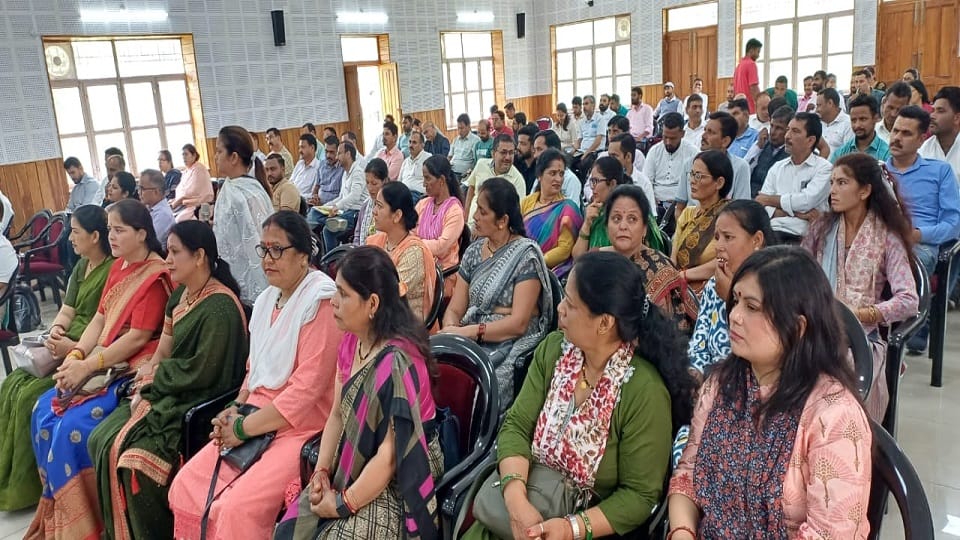 Problems of electricity, water and education raised in BDC meeting bhimtal