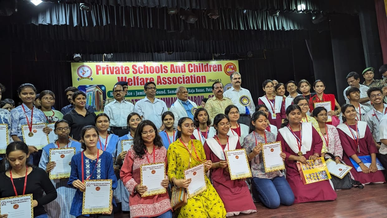 Bihar News: Union Minister Jitan Ram Manjhi interacted with students; Patna Private School, IPS Vikas Vaibhav