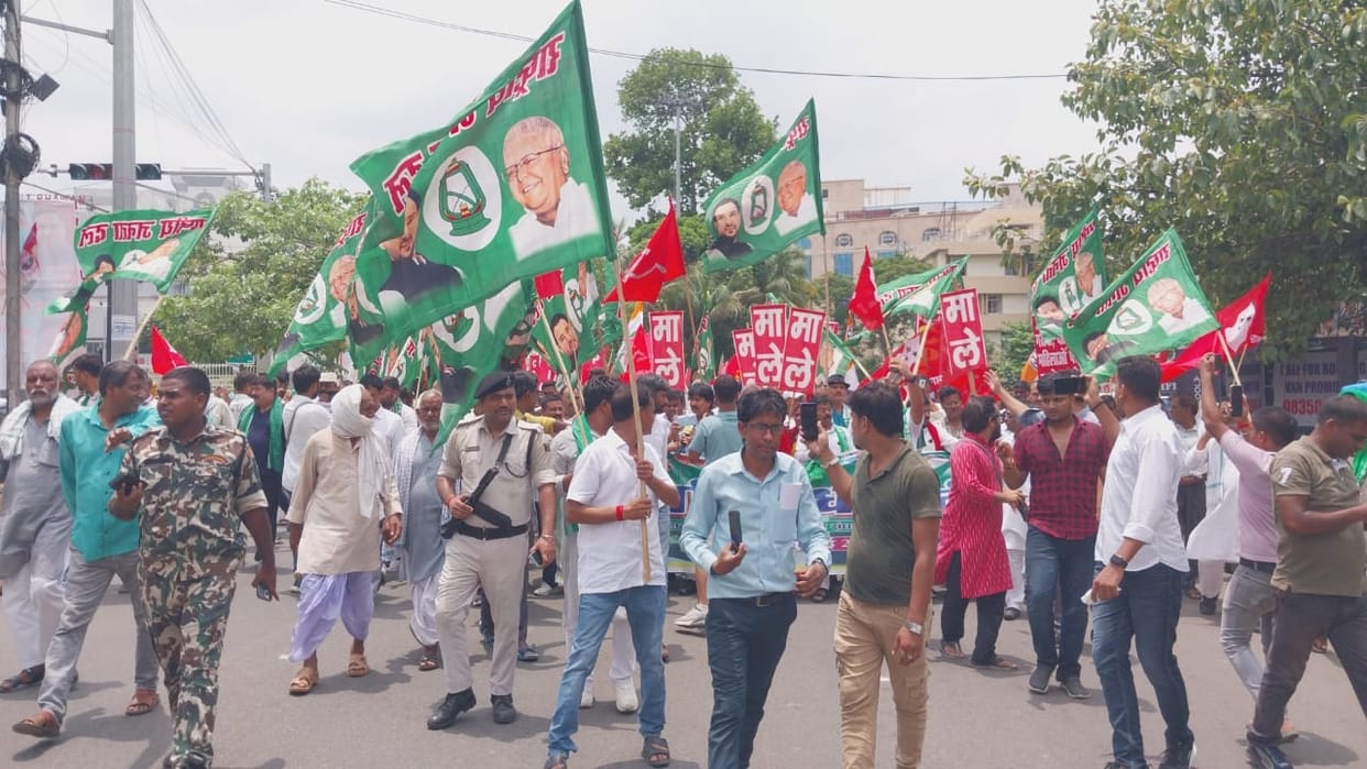Bihar: Grand alliance protest march, RJD, Congress, CPI, Left; Tejashwi, Lalu, Nitish, BJP, JDU, Crime Control