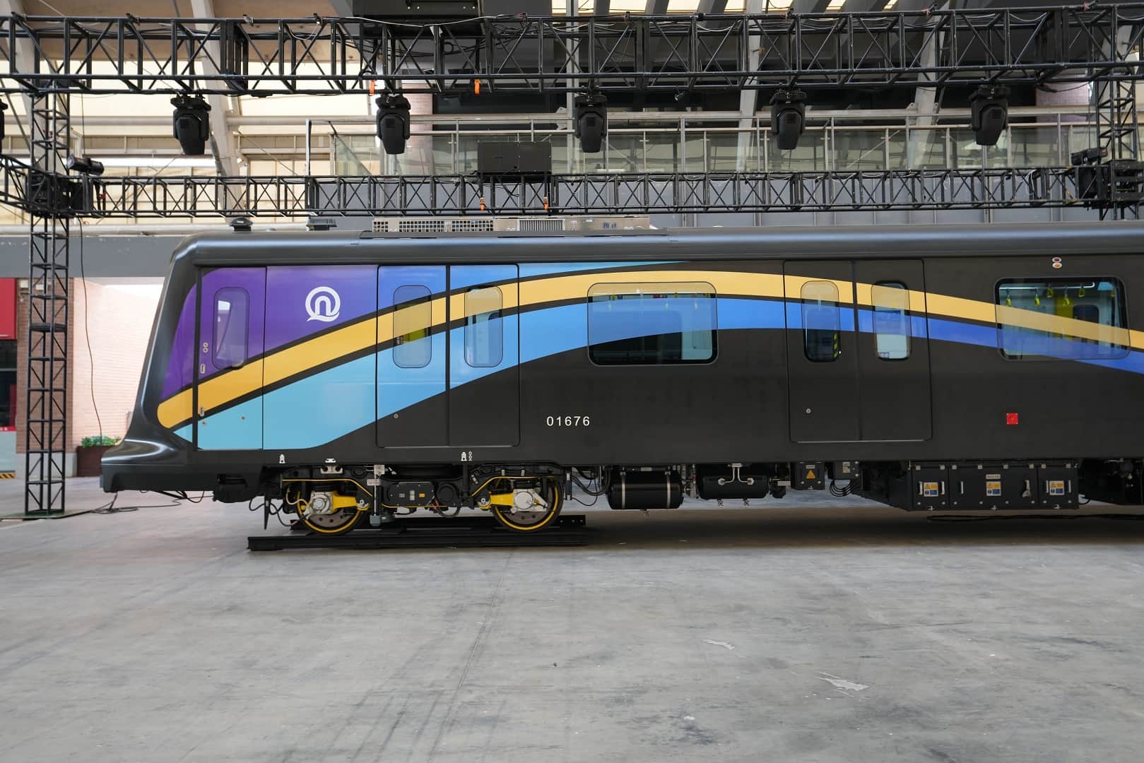 China makes first high-speed carbon fiber passenger train in history Know Details