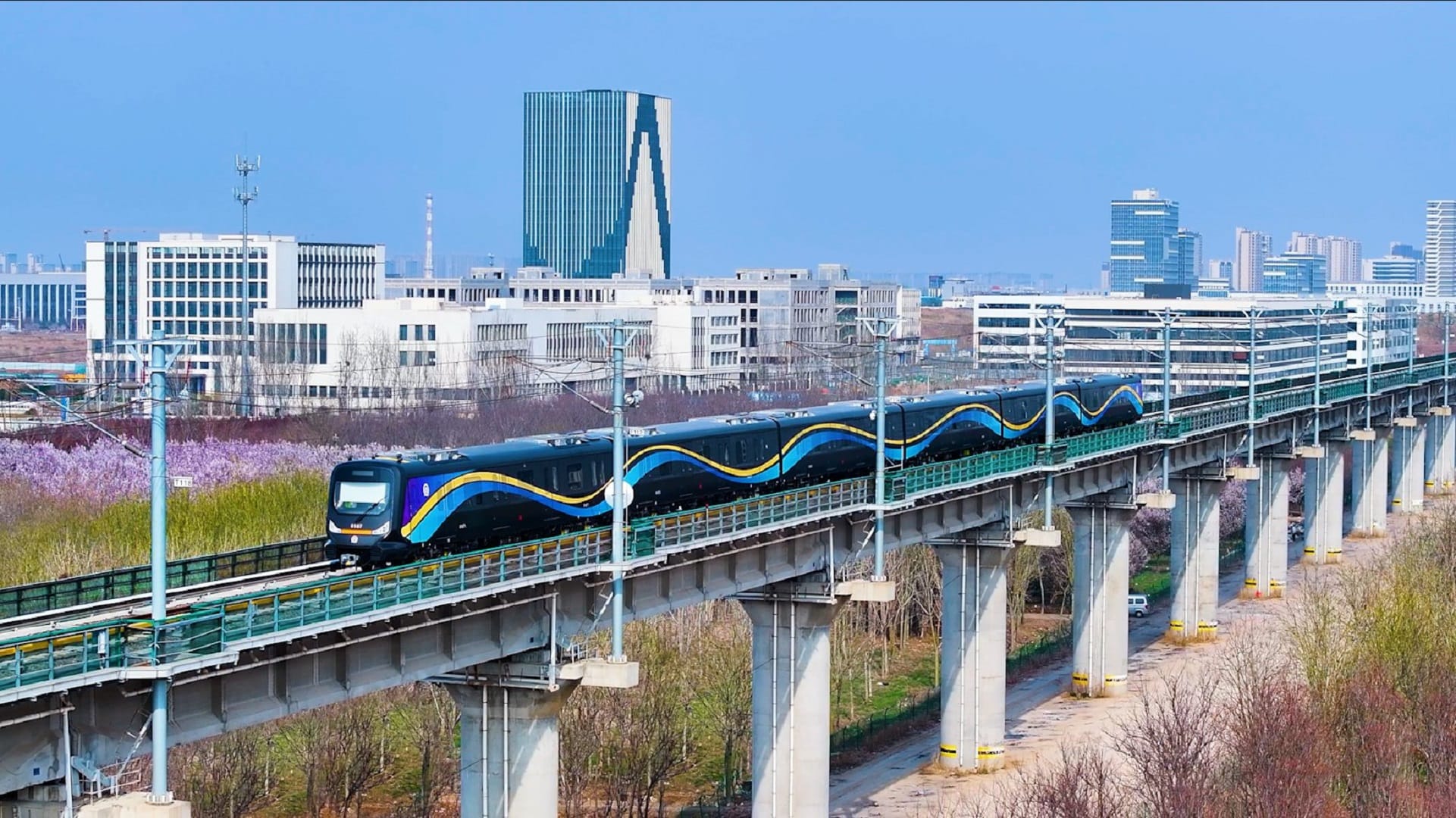 China makes first high-speed carbon fiber passenger train in history Know Details