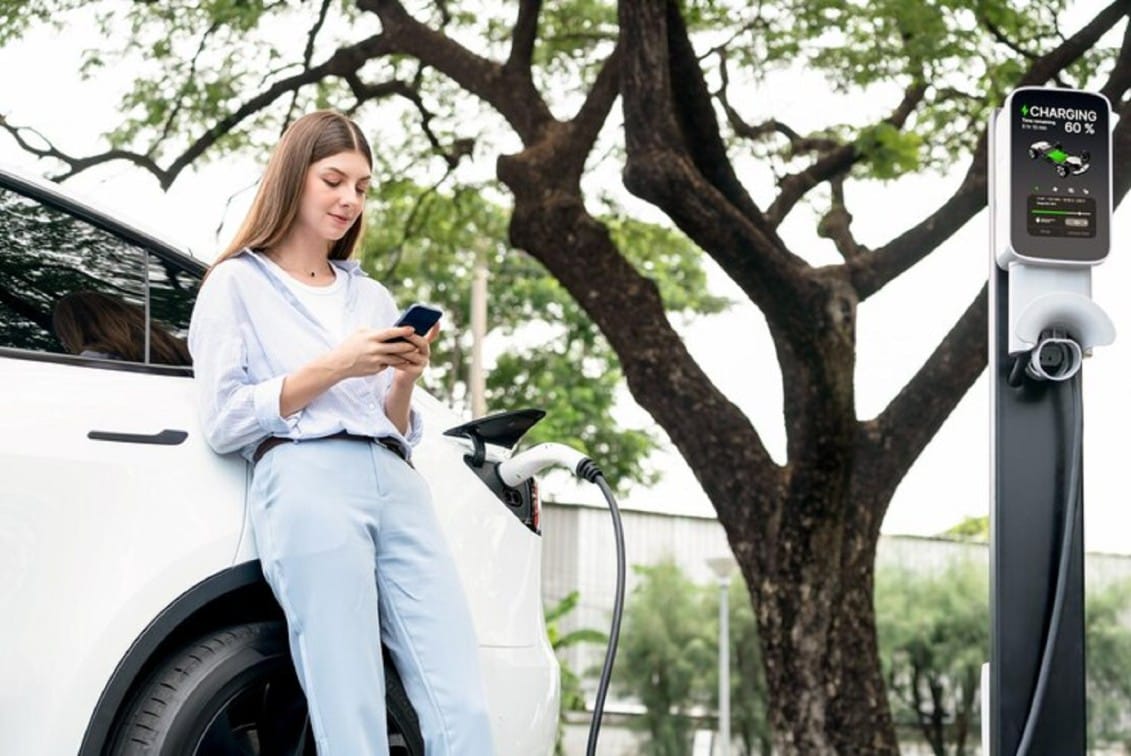 EV Adoption Boost: Govt Panel Backs Incentives, Flags Gaps in Rollout