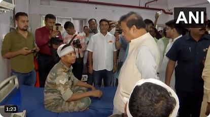 Jharkhand: Assam CM meets assistant police personnel injured in protest