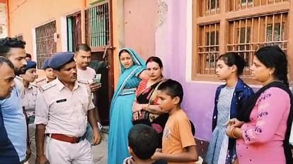 Kaimur: Wife of an army jawan hanged herself in Kaimur, children brought down body after returning from school