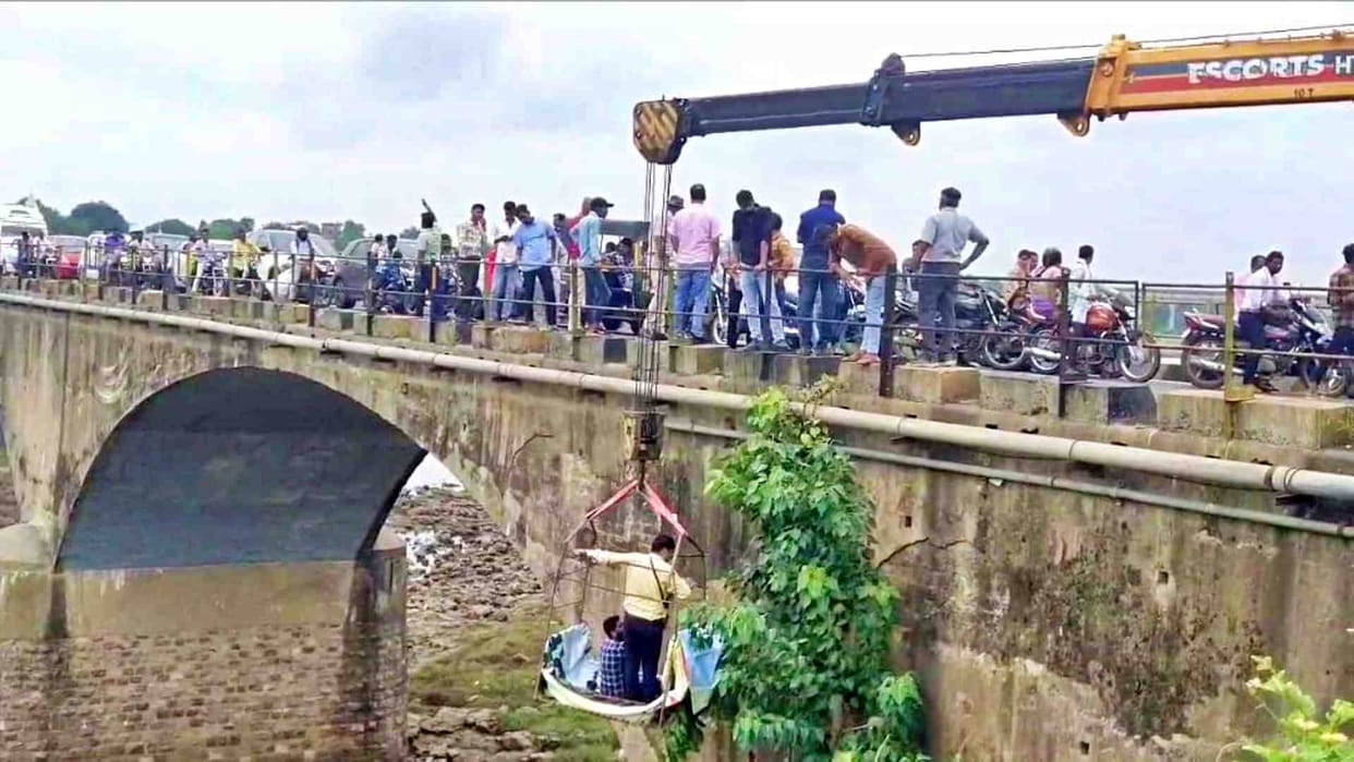 Omkareshwar: Load testing of Mortakka bridge started for the second time