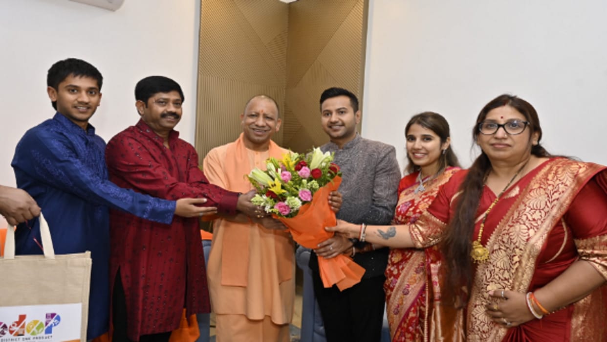 CM Yogi reviewed Kumbh works, blessed minister Nandi's newly married son and daughter-in-law.