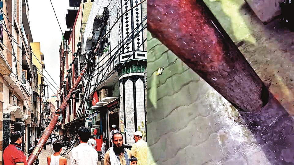 Moradabad: An electric pole fell on the mosque... a stampede broke out, people were gathering for namaz