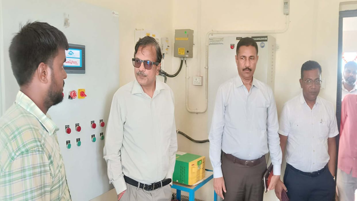 Kanpur: Namami Gange Principal Secretary found water supply stalled in three villages during inspection