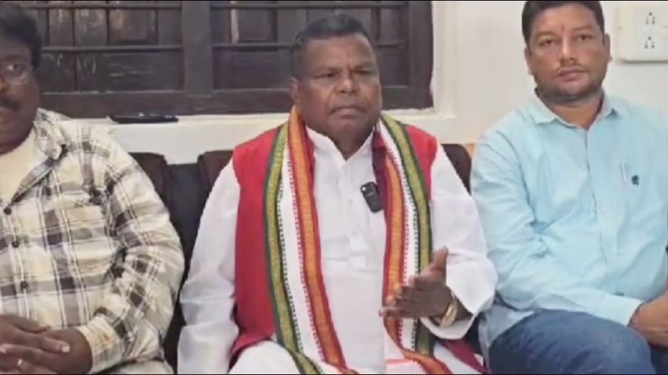 Attack on Minister Kedar Kashyap on Kawasi Lakhma in Sukma
