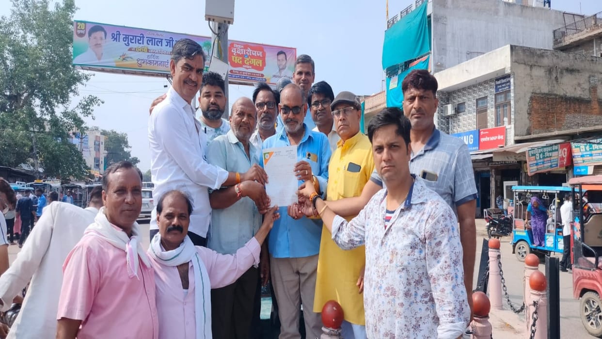 Dausa : Former Municipal President wrote a letter in blood, demanded to reject the resignation of Dr. Kirori