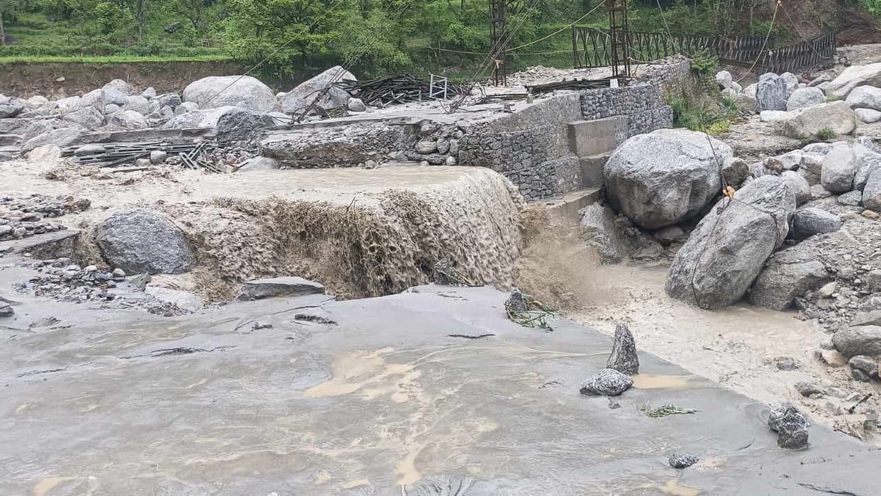Heavy rain alert in Uttarakhand Orange alert in Kumaon Yellow alert in Garhwal Read All Updates in hindi