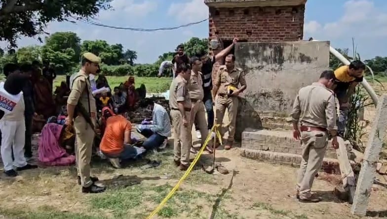 The body of a youth was thrown on the roadside after killing him, the suspects were taken into custody