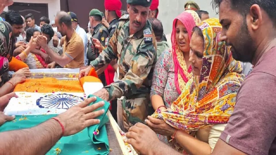 Funeral of martyr Rupendra Tomar with military honors