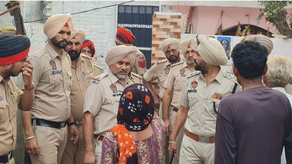 Police raid to catch smugglers in Raikot many detained