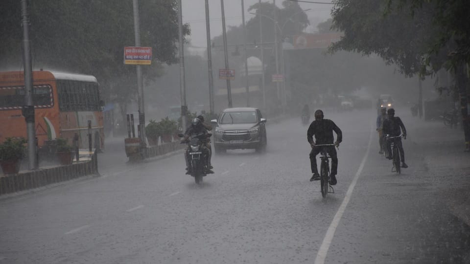 UP: Rain will drench these districts of the state from tomorrow, heavy rain alert from Tuesday, this district