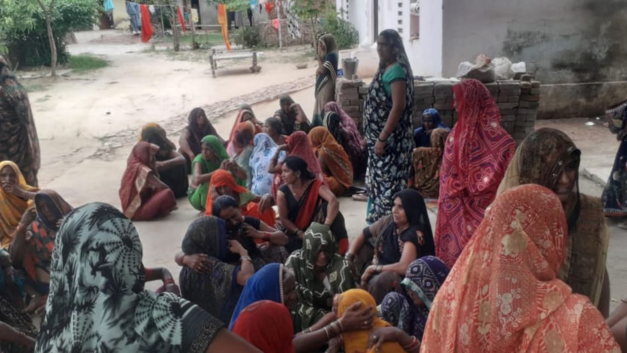 Wall collapsed three teenage girls buried in mirzapur one dead and two injured family members chaos