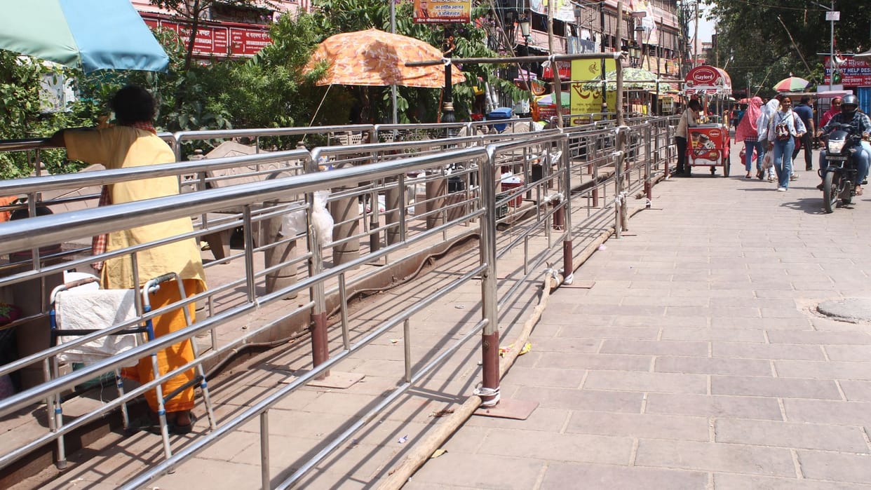Sawan 2026 in varanasi Barricading on Dashashwamedh-Godowlia route only two days week