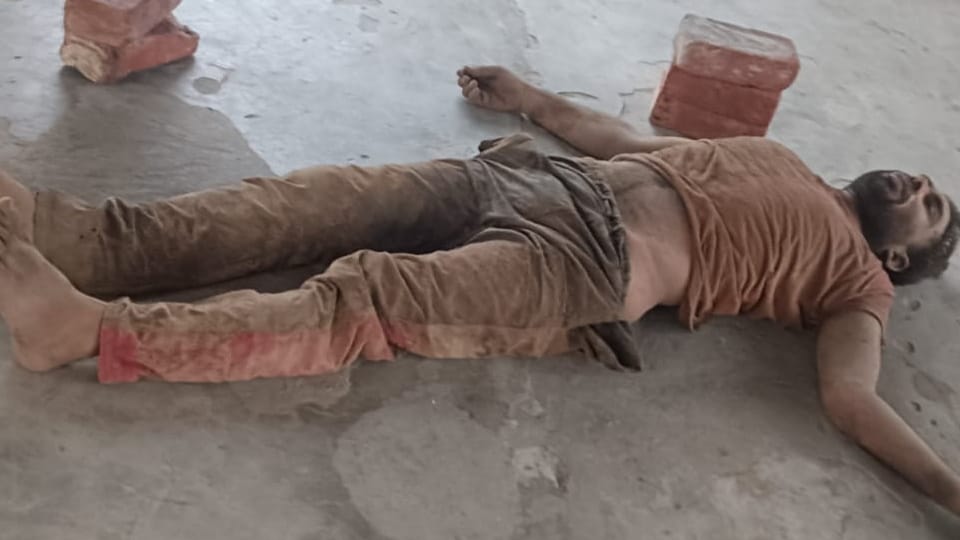 young man who steal tubewell transformer in Mansa people beat him died