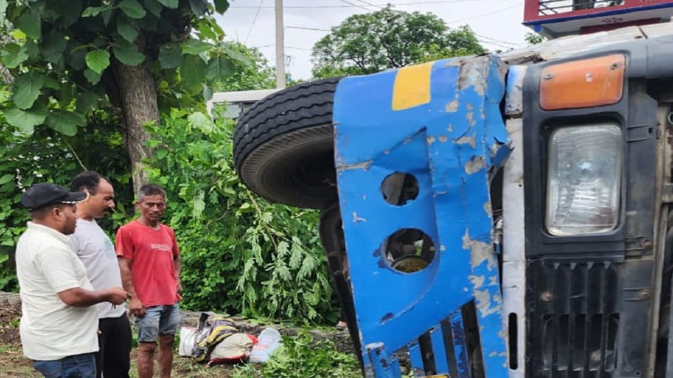 Passenger injured when bus overturns on Haldwani-Ramnagar road