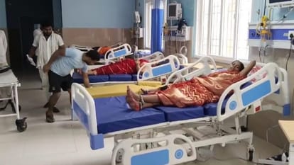 Arrah: loading vehicle collides with gas tanker parked; 15 people going for Mundan ceremony injured woman died