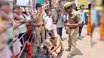 Sawan Kashi city filled with devotees worship after bathing Ganga river in varanasi