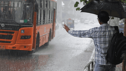 Delhi NCR today weather update Rain in many areas of Delhi noida ghaziabad