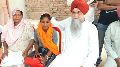 Athlete Veerpal Kaur work as laborer due to financial problem Punjab Assembly Speaker Sandhwan gave one lakh