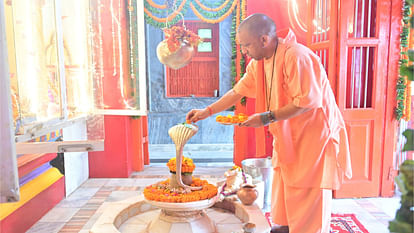 CM Yogi told everyone in public darshan at Gorakhnath temple, do not worry as long as I am here