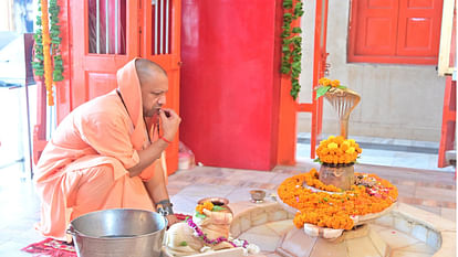 CM Yogi told everyone in public darshan at Gorakhnath temple, do not worry as long as I am here