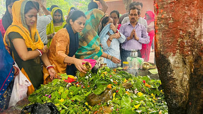 On the occasion of Sawan, a huge crowd of devotees gathered in the Shiva temples of Gorakhpur