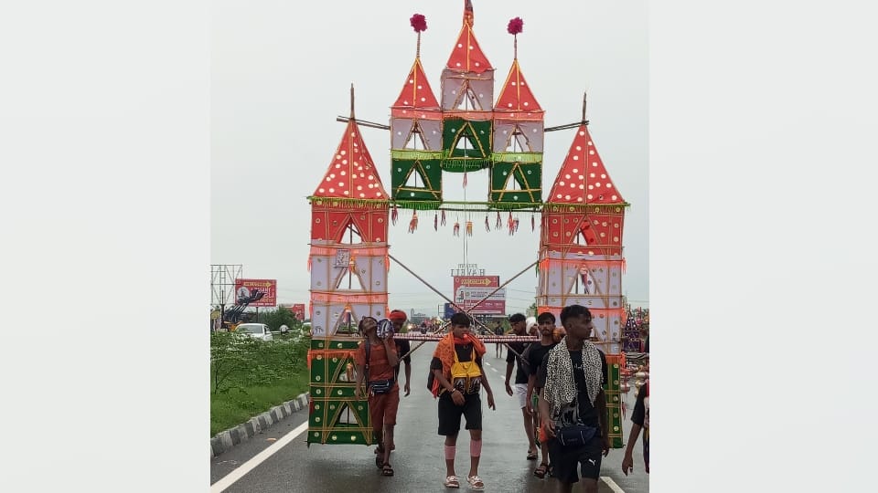 Kanwar Yatra 2024 More Than Two lakh devotees collect gangajal from Haridwar on first day Photos
