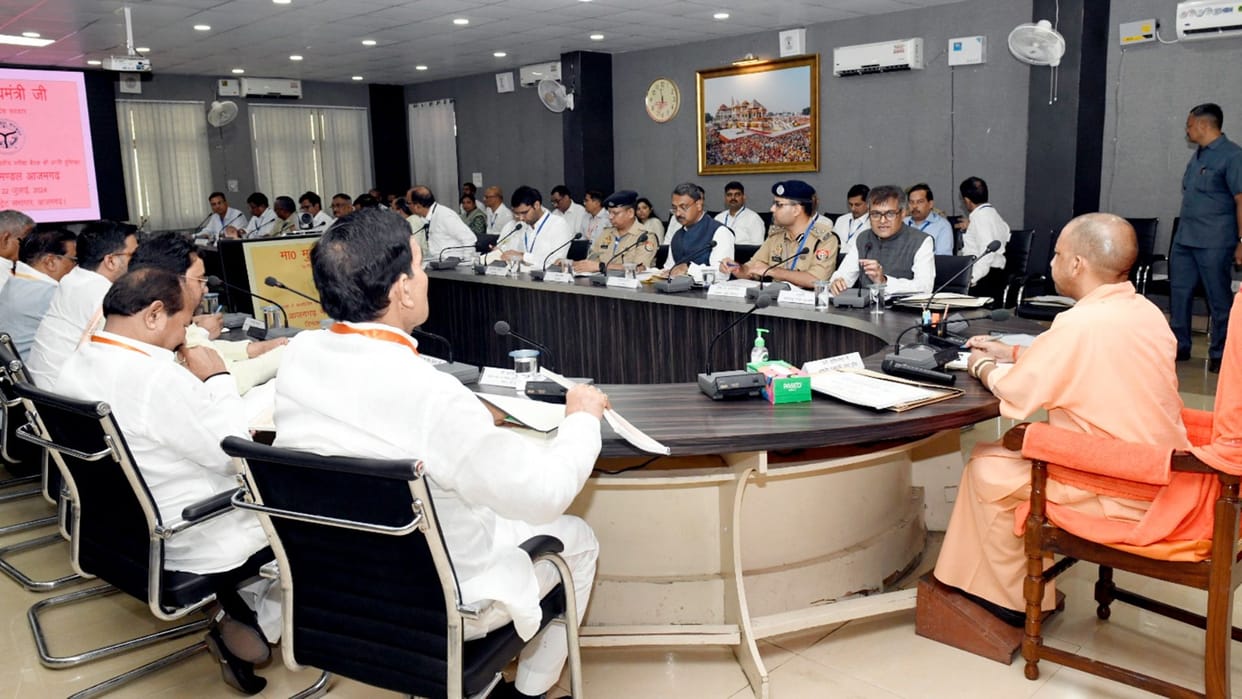 CM Yogi in Azamgarh for meeting reviewed development work of Azamgarh division