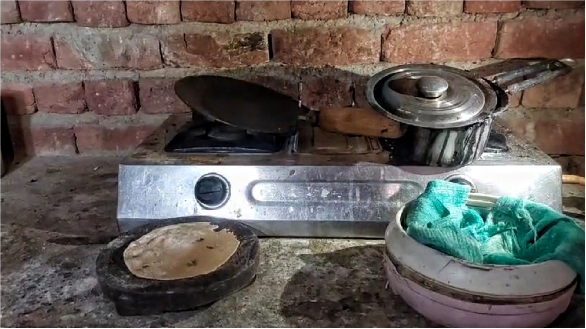 Six murders case: Lawyers did not take the case, three accused on one day remand
