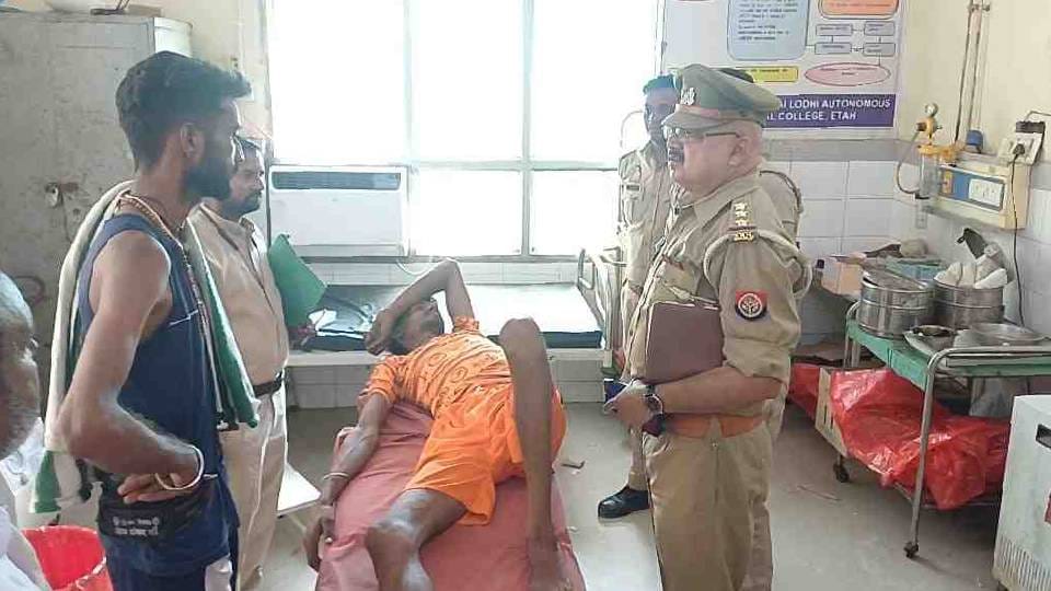 11 Kanwariyas injured in road accidents in different police station areas in Etah