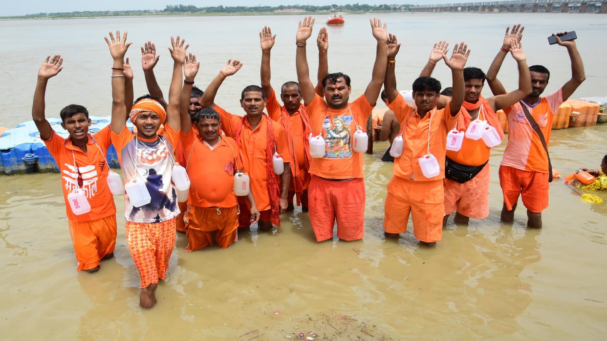 Amidst incomplete arrangements, Kanwariyas will descend to fill water from two places at Dashashwamedh Ghat.