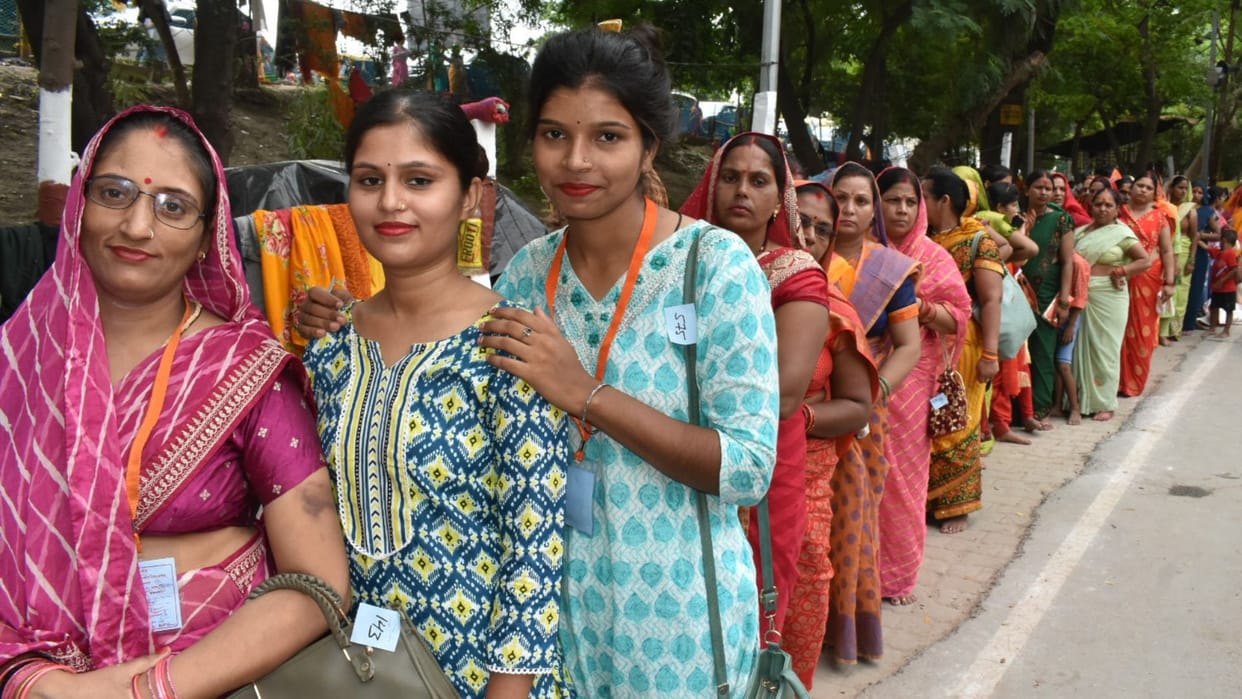 Guru Purnima about 19 lakh disciples bowed worship Guru in varanasi long queues in monasteries temples