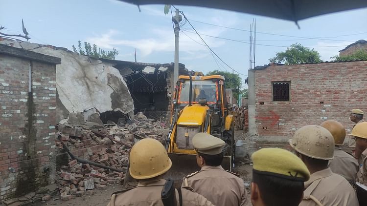 बरेली बवाल में घायल पूर्व प्रधान के बेटे की मौत: मां बोलीं- कमाऊ बेटा गंवाया, घर टूटने से मिलेगी कलेजे को ठंडक