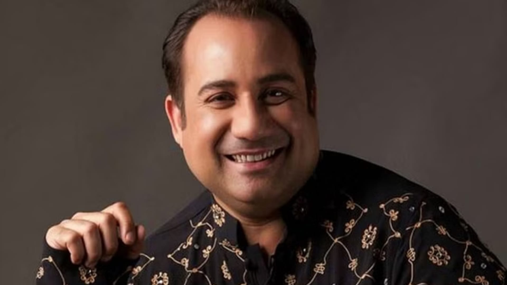 Pakistani Singers like Atif Aslam rahat Fateh Ali Khan Shafqat Amanat Ali Mustafa Zahid Ali Zafar ban in india
